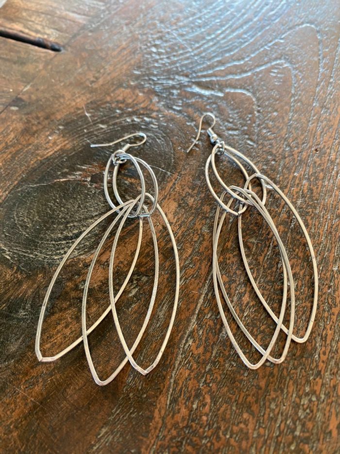 Magnifique paire de boucles d’oreilles argentées - photo numéro 3