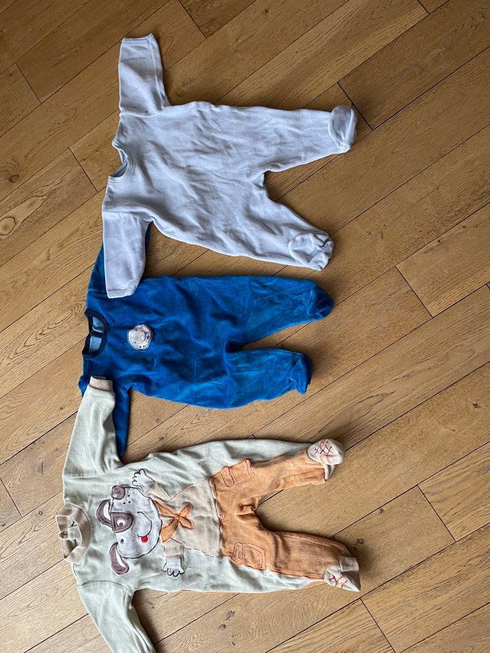 Lot de pyjamas velours et éponge