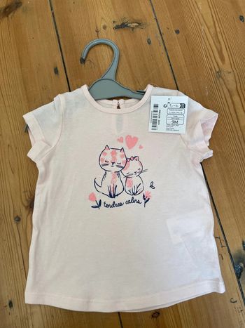 T-shirt 9 mois neuf