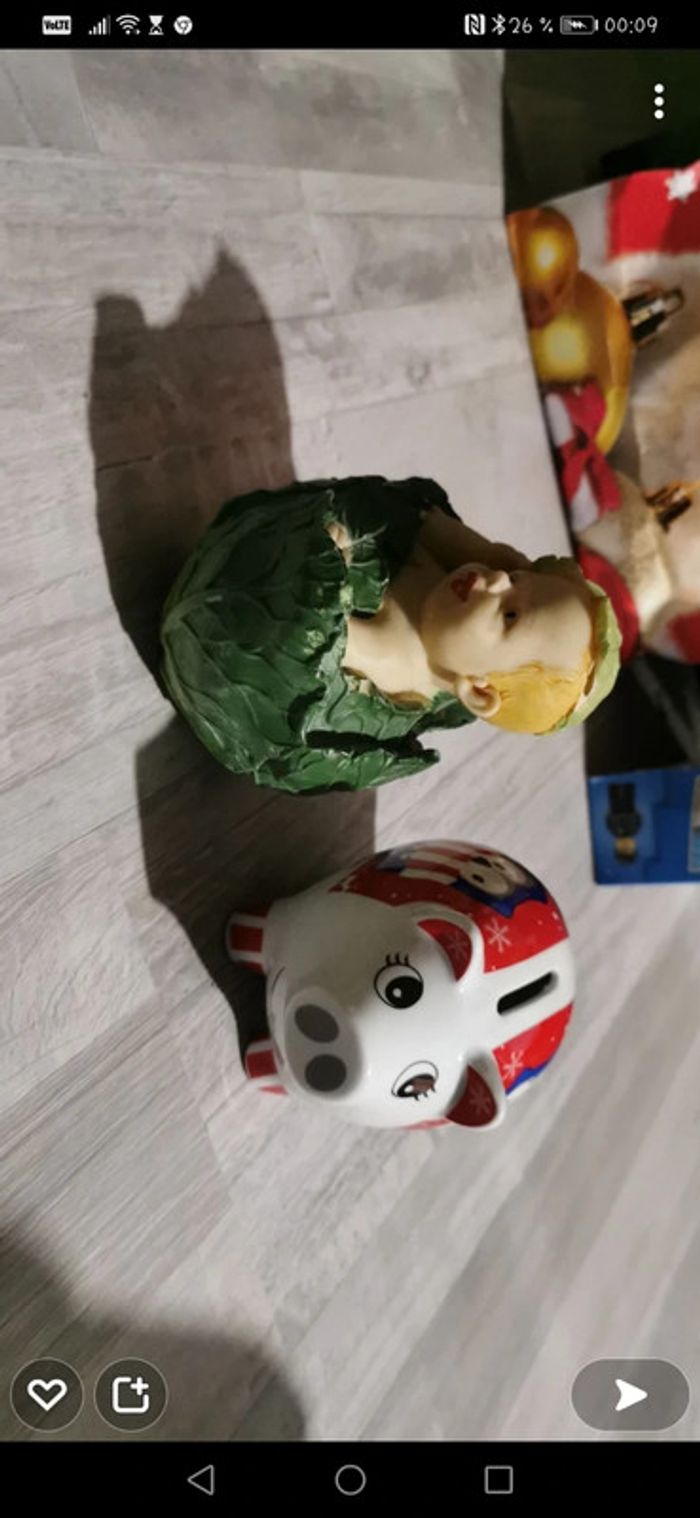 Tirelire cochon et bébé choux