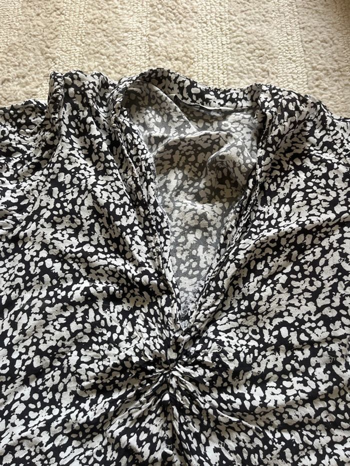 Robe noir et blanche - photo numéro 2