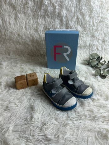 Paire de sandales grise Franco Romagnoli taille 22