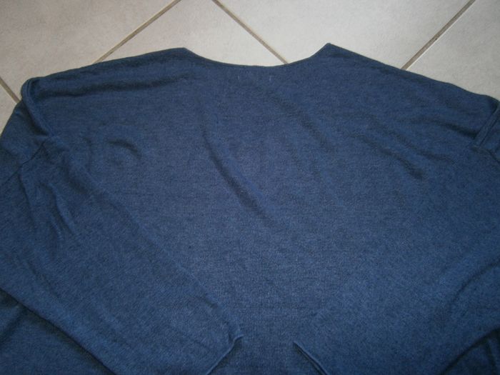 Pull bleu avec sequins rosés Taille 42 - photo numéro 7