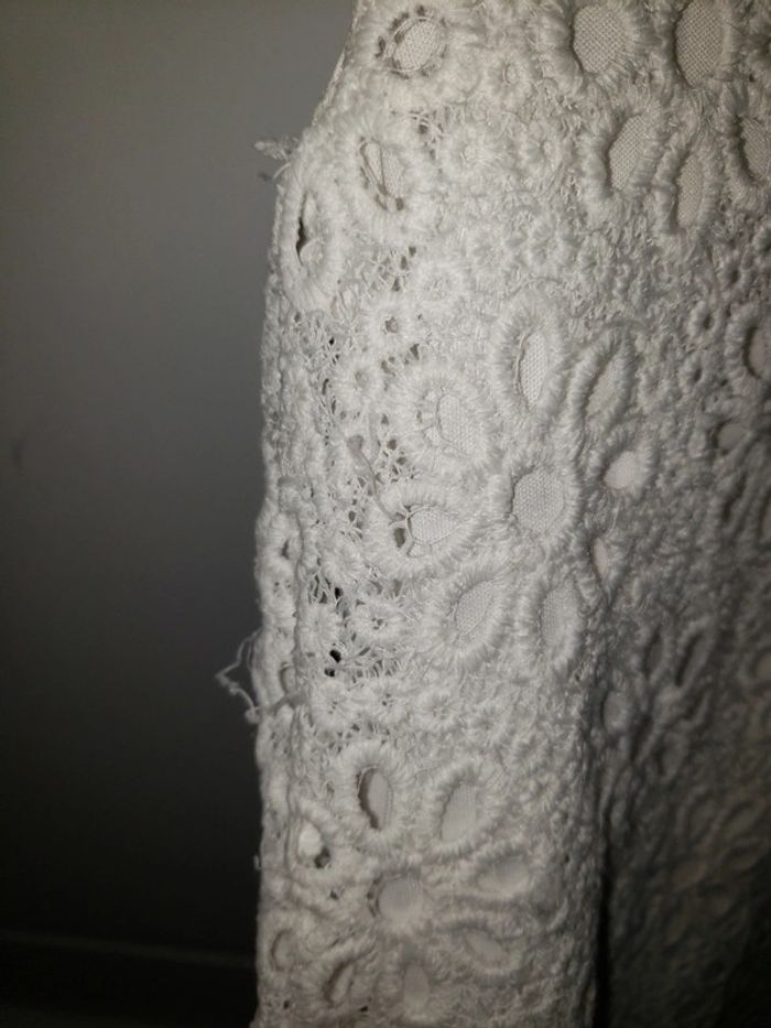 Robe blanche à dentelle - photo numéro 2