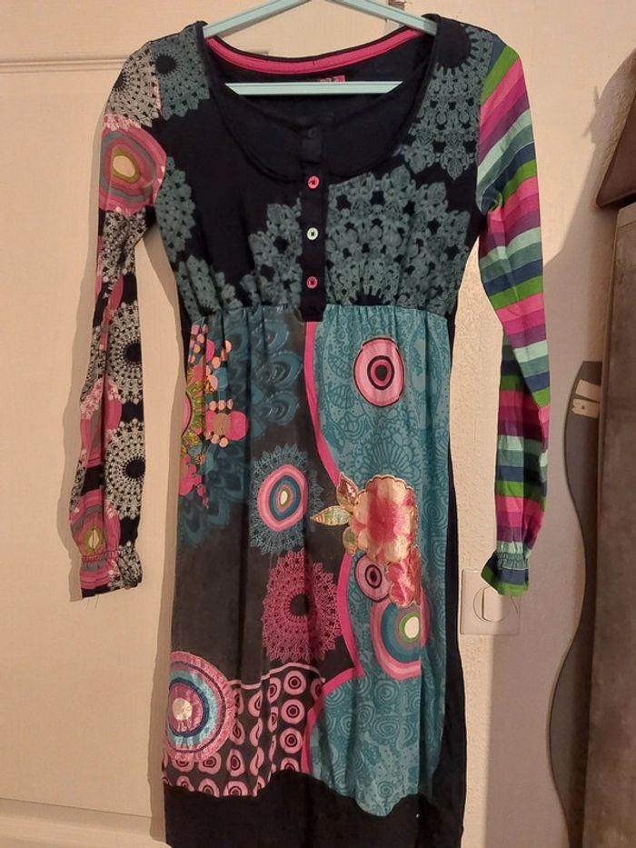 Jolie Robe 👗 fille Desigual taille réellement 11/12 ans manches longues