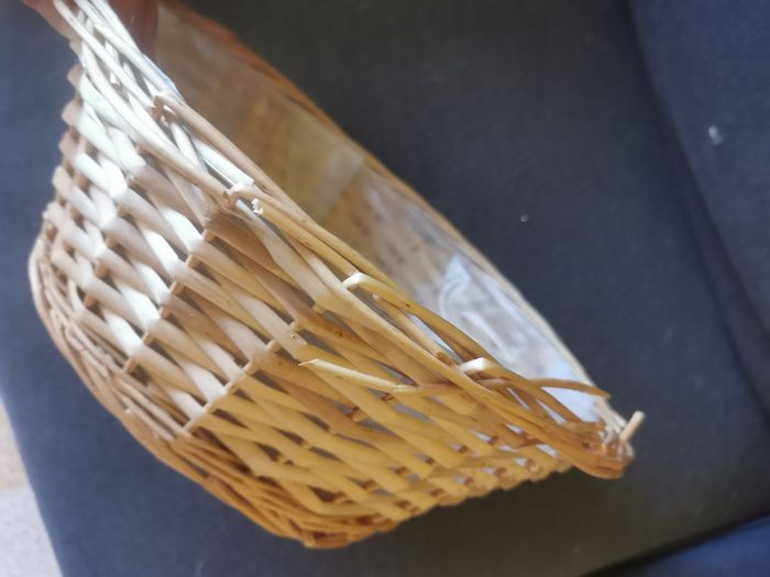 Panier en osier avec interieur en plastique - photo numéro 6