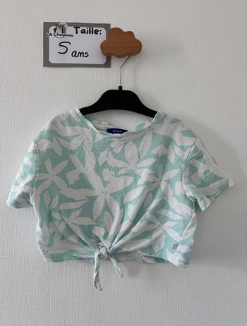 Tee shirt manches courtes - taille 5 ans 🌸
