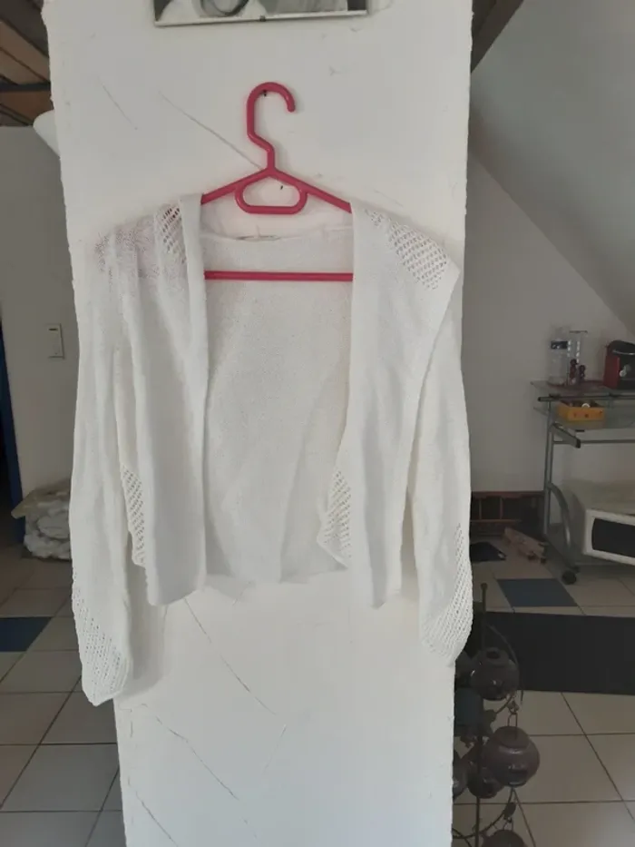 Gilet blanc à petites mailles neuf