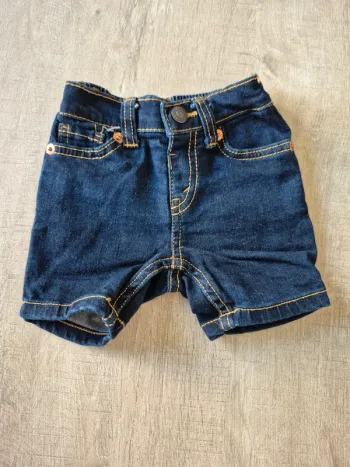 Short en jeans levis