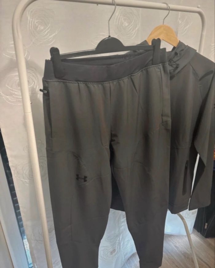 Ensemble Under Armour gris anthracite - photo numéro 3