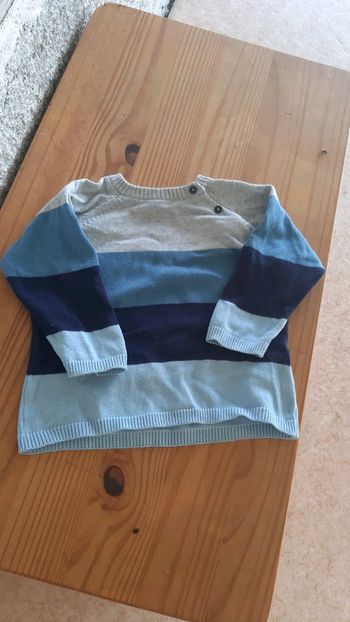Joli pull hetm 9mois