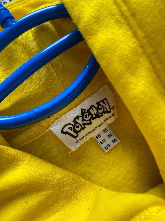 Sweat à capuche / pull Pokémon M - photo numéro 4