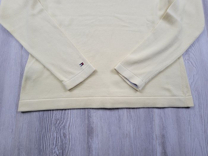 Pull  Tommy Hilfiger jaune – col V – taille M  – Très bon état - photo numéro 6
