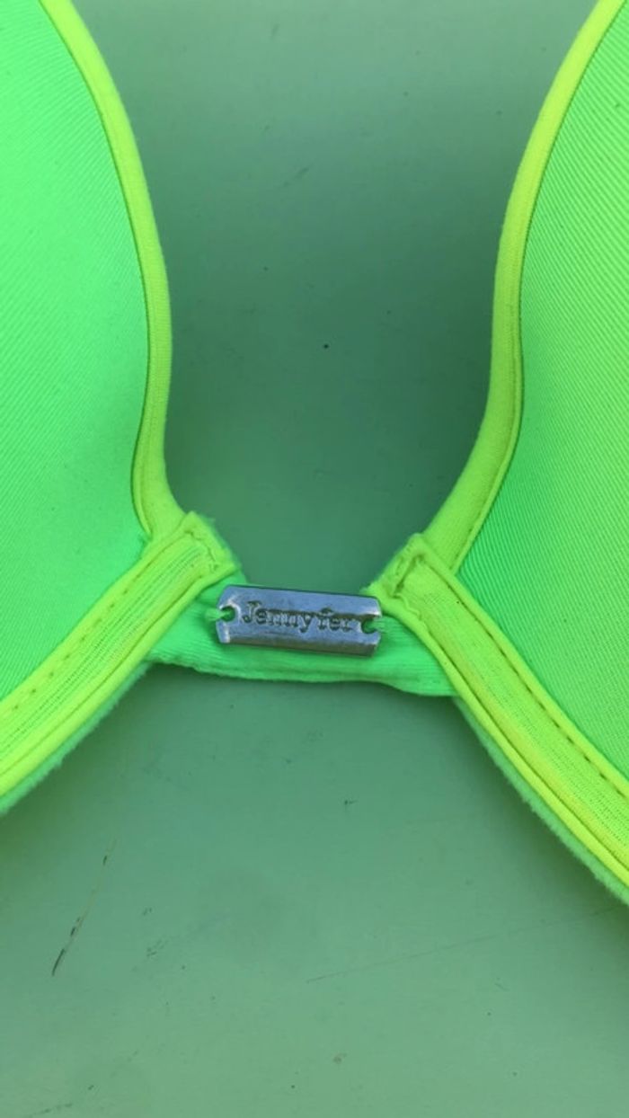 Soutien-gorge vert fluo !! - photo numéro 2