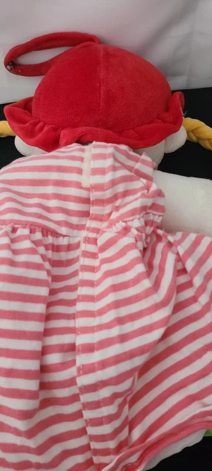 Poupee doudou Julia tresses jaunes chapeau rouge - photo numéro 2