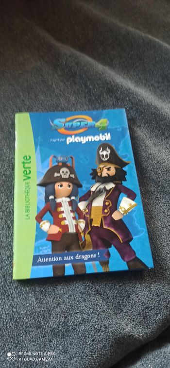 Livre super 4 Playmobil