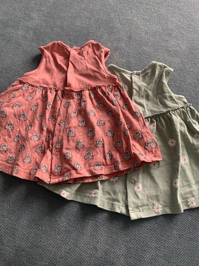 Lot de 2 robes - photo numéro 2