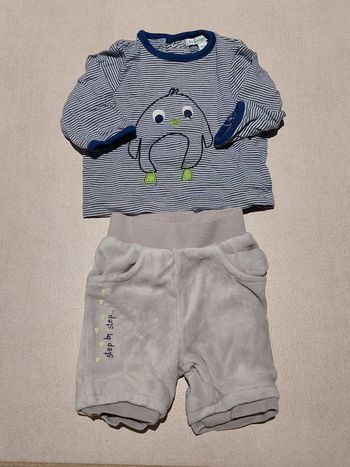 Ensemble t-shirt et pantalon chaud