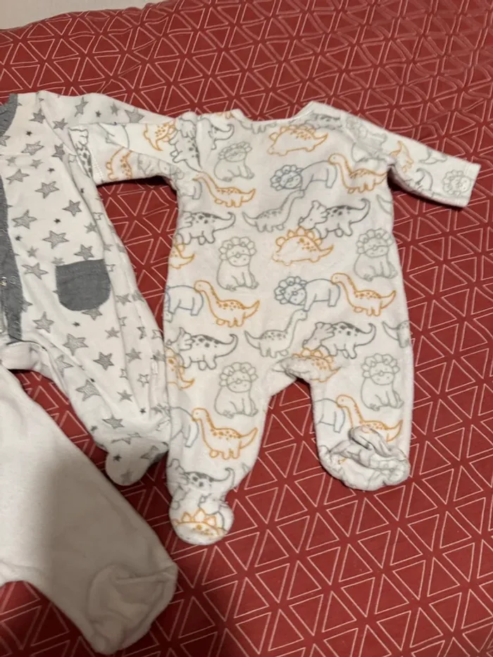 3 pyjamas mixte 1 mois - photo numéro 4