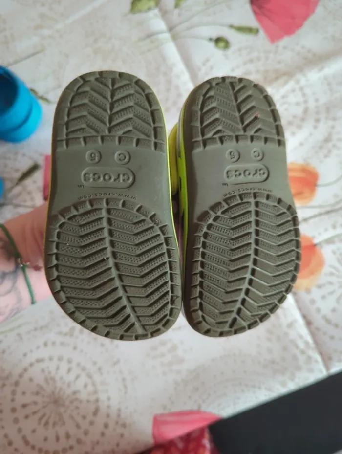 Crocs minions - photo numéro 2