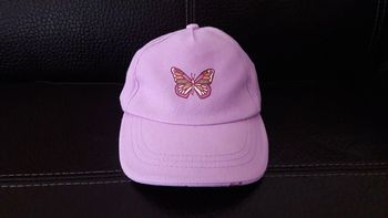 Casquette , violet clair, motif papillon , tour de tête 52cm