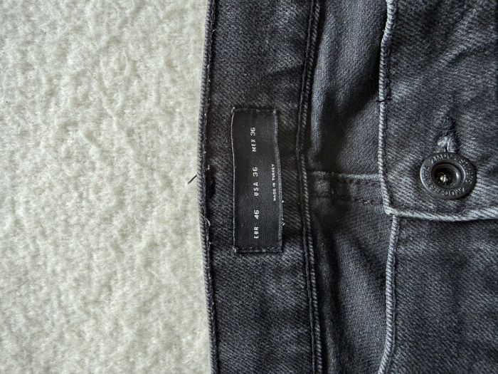 Jean homme Zara – Gris foncé effet usé avec renforts – Coupe slim – Taille 46 XL/XXL - photo numéro 2