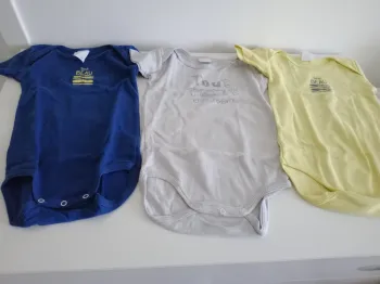 3 body manches courtes 12mois