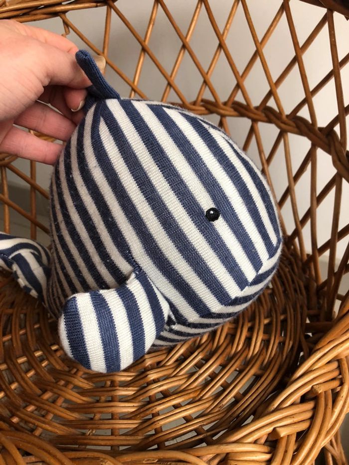 Doudou peluche baleine jellycat - photo numéro 3