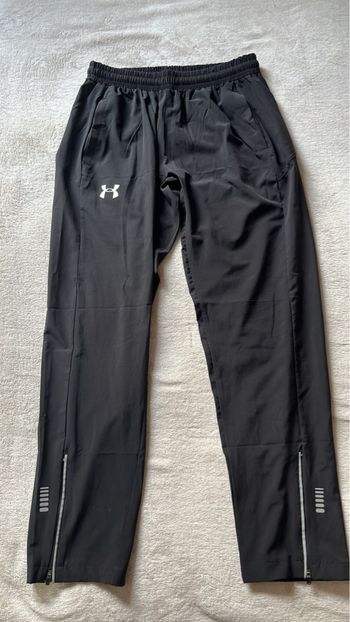 Pontalon Under Armour ( petit trou)