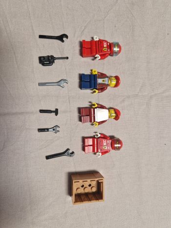 Lot figurines lego Ferrari