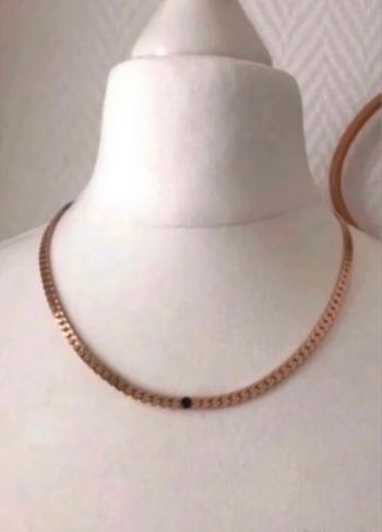 Collier plaqué or mailles anglaises petite pierre noire