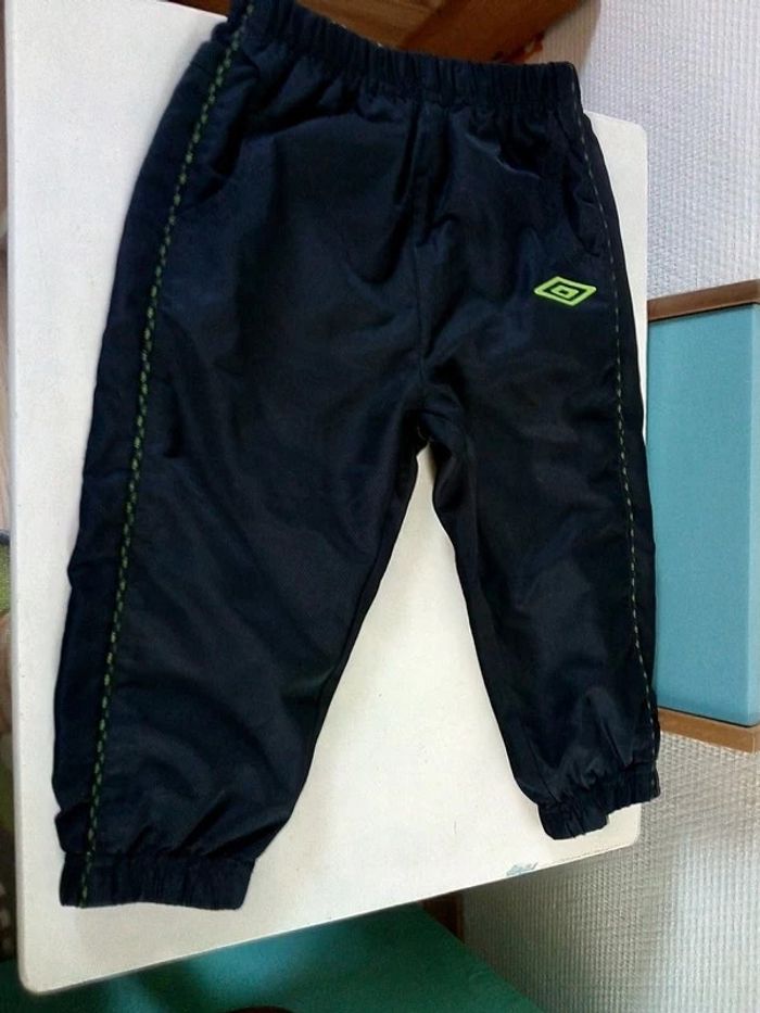 Ensemble jogging Umbro 18-24mois. - photo numéro 3