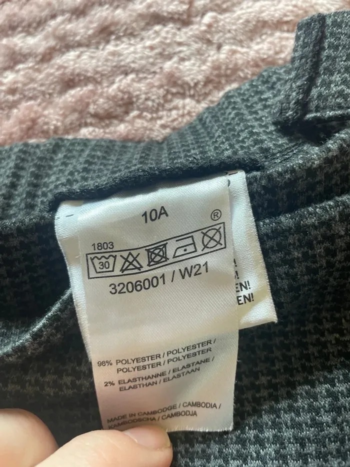 Jupe short neuve - photo numéro 3