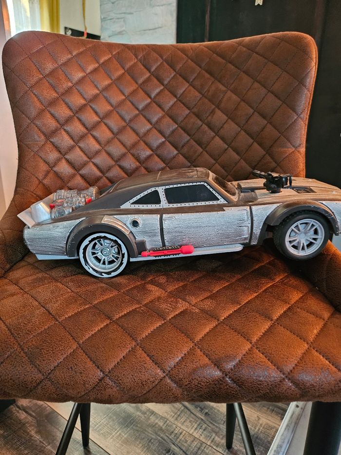 Voiture Charger - photo numéro 2