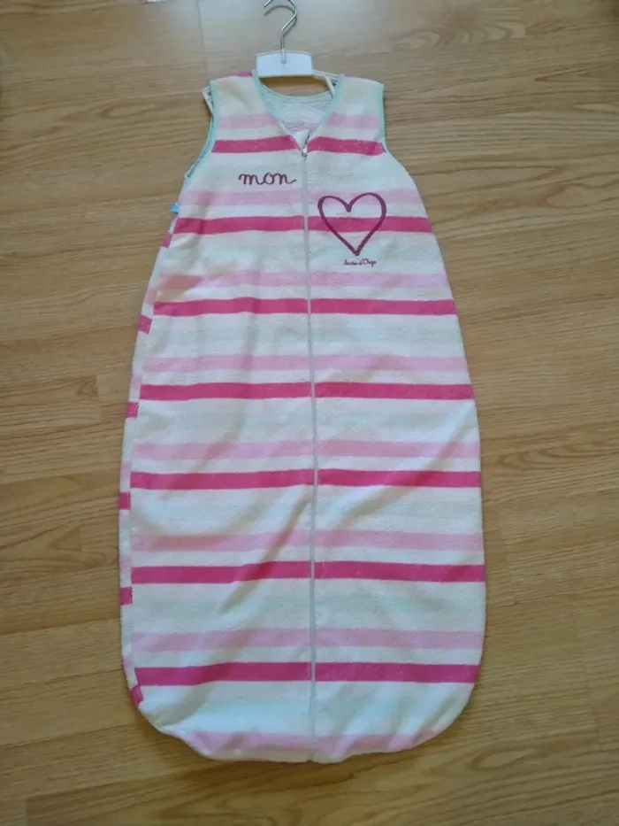 Gigoteuse. Mi saison. Bébé fille. Sucre d'orge. Taille 6 mois - 3 ans