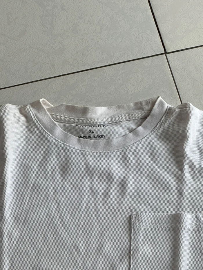 TeeShirt - photo numéro 2