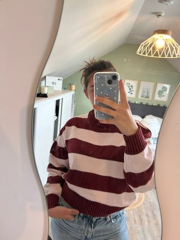 Pull à rayure rouge et rose pale