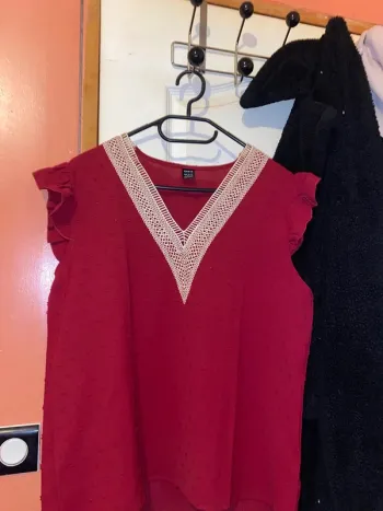 Blouse bordeaux dorée