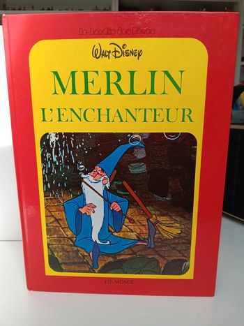 Livre vintage Walt Disney le jardin des rêves Merlin l'enchanteur dépôt légal avril 1981