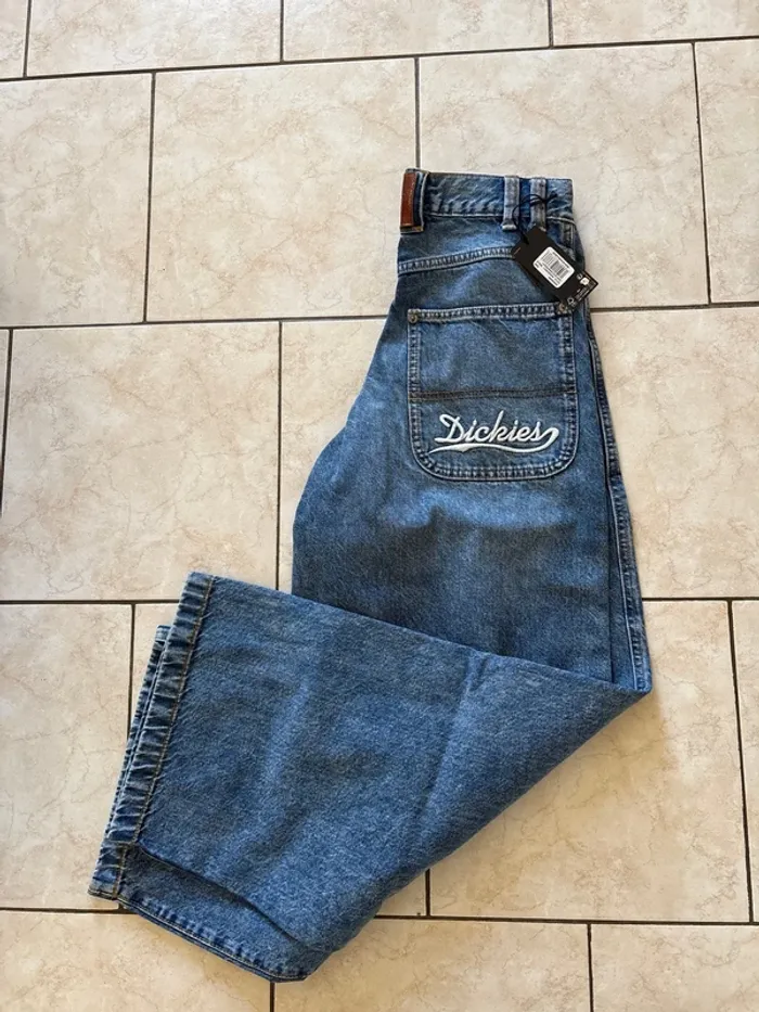Jean Dickies Loose wave 28x32