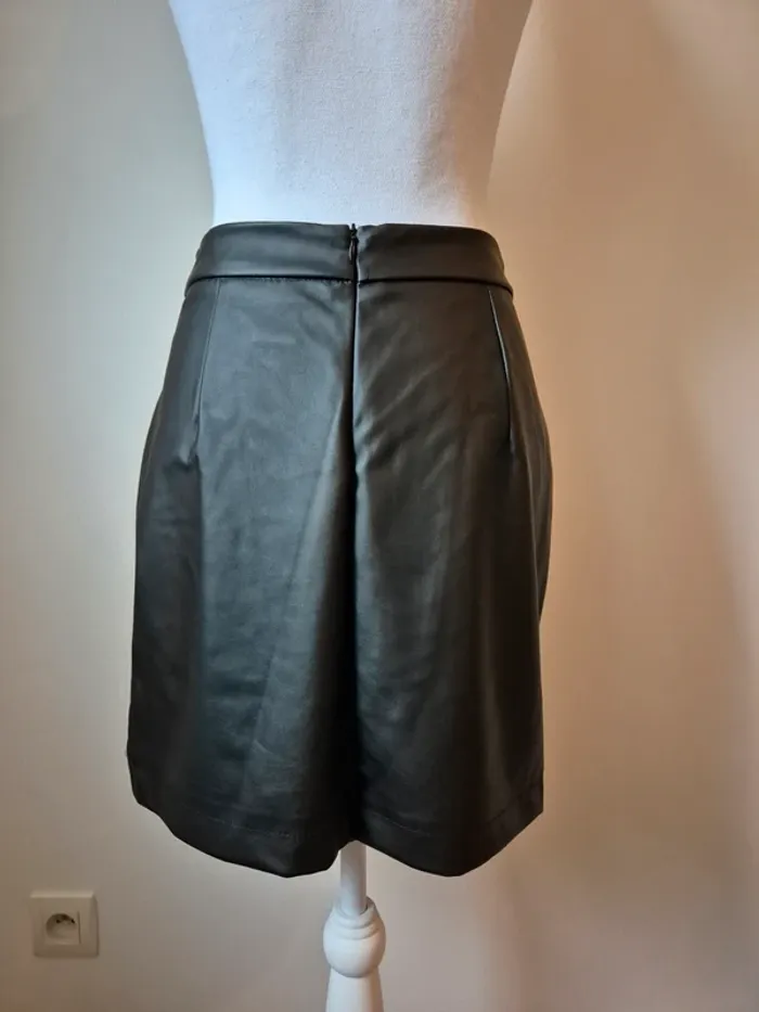 Jupe courte effet cuir - photo numéro 2