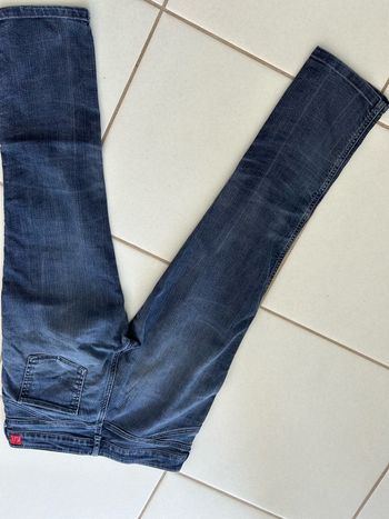 Magnifique pantacourt en jean de la marque Miss Captain 38