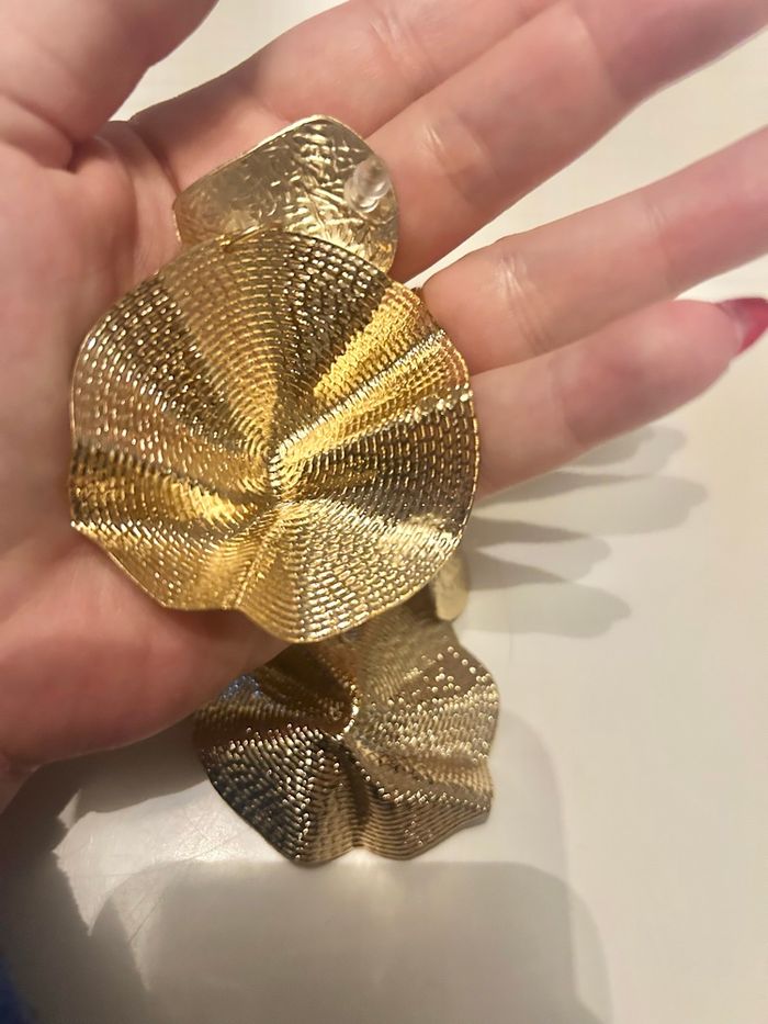 Belles boucles d’oreilles NEUVES pour femme couleur doré - photo numéro 8