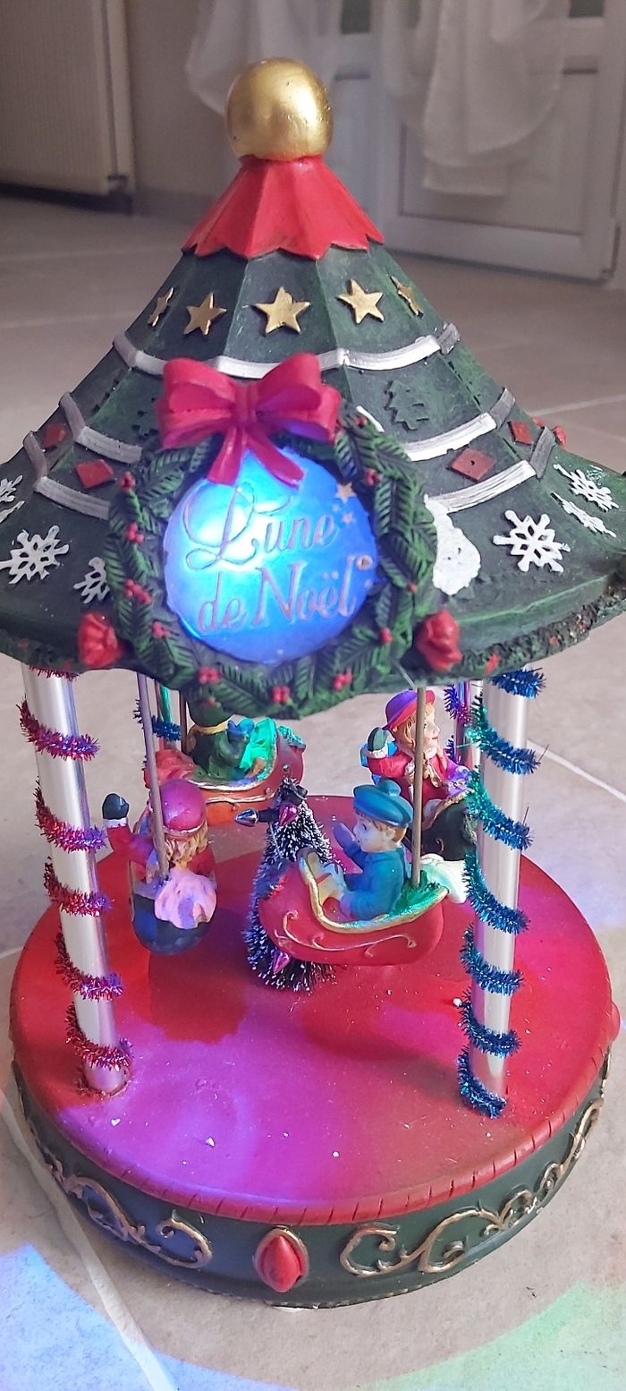 Manège de Noël lumineux et sonore - photo numéro 3