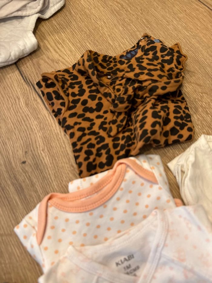 Lot vêtement 26 pièces fille 1 mois - photo numéro 8