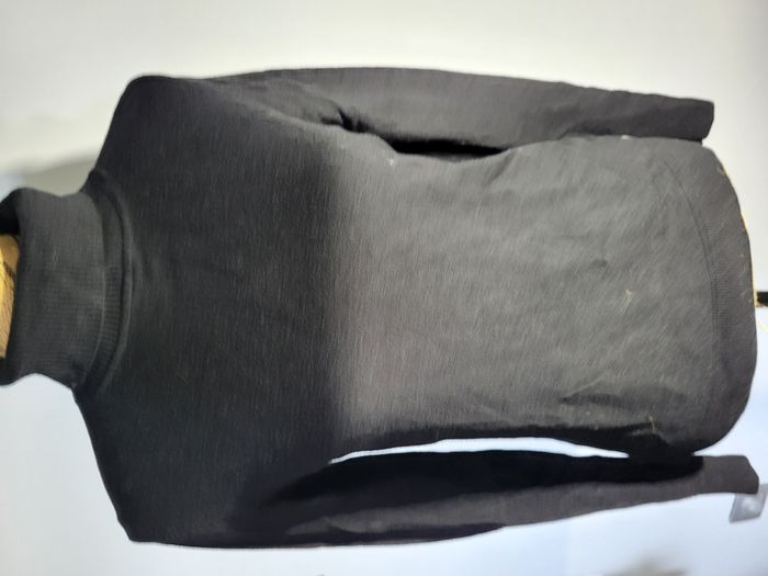 Pull col roulé noir
