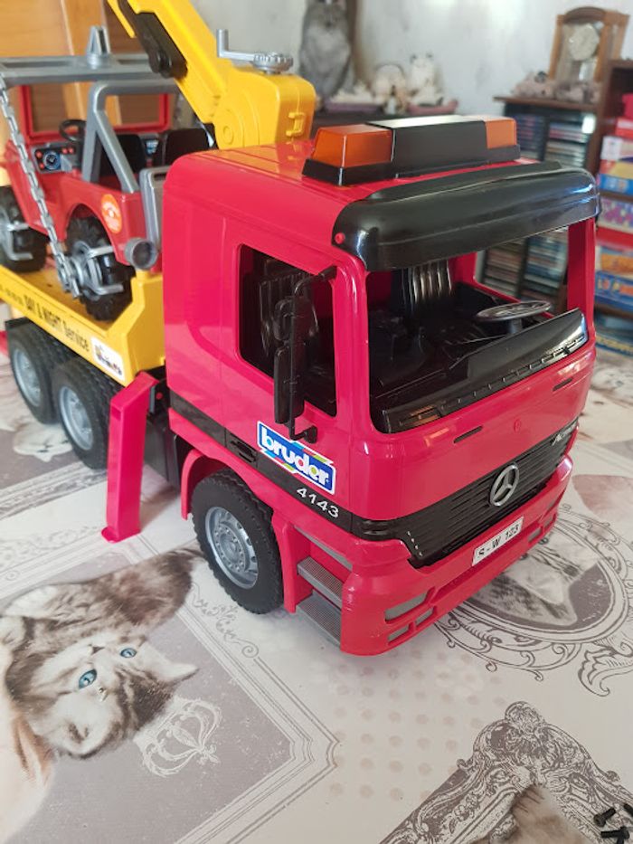 Camion plateau dépanneuse avec jeep 4143 - Bruder - photo numéro 3