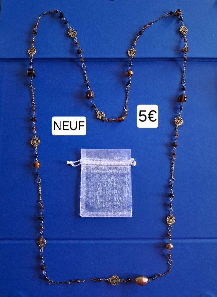 Collier fantaisie long NEUF avec chaîne et breloques - photo numéro 2