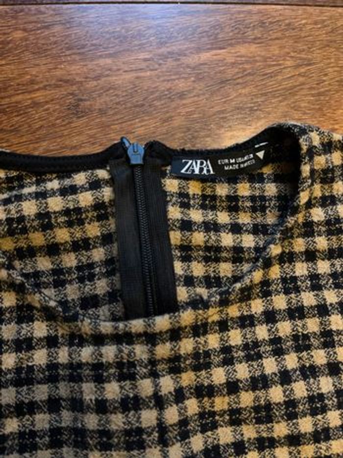 Robe interlock serre cintré avec ceinture noir et sable à carreaux pied de poule taille XS zara - photo numéro 5