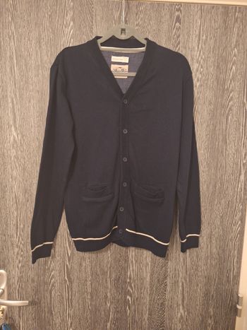 Gilet tricot mailles fines à boutons bleu marine